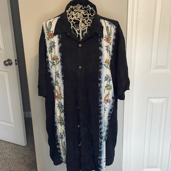 2XL Batick Bay Hawaiian button up shirt. Black with tropical designs. - Picture 1 of 5